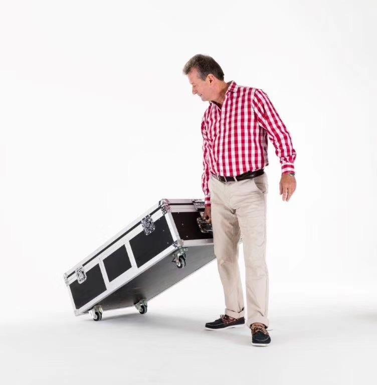 EP-M Series 2SQM Kit Indoor 3.9mm Foldable Mobile LED Poster Remote Controlled LED Display Screen in Moveable Airflight Case