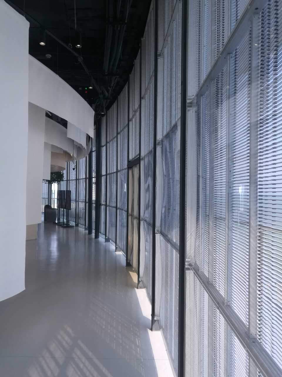 aClear Series P3.9/7.8mm Transparent LED Display 1500nits/4500nits in Size 1000x500mm Aluminum Cabinet for Indoor Installation for Glass /Window