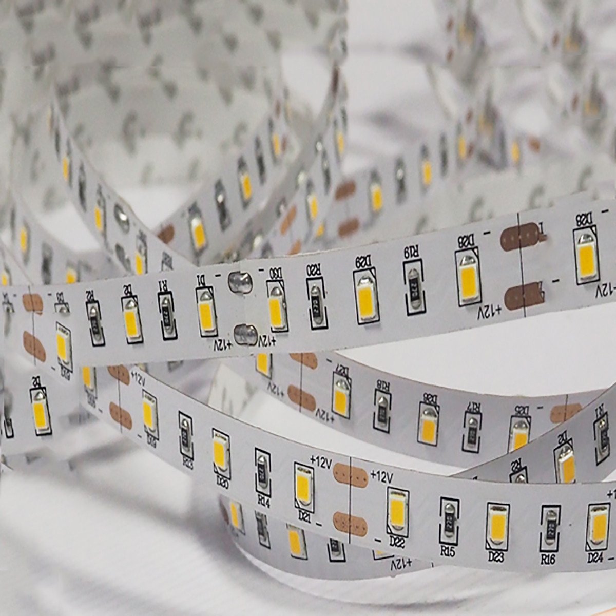 DC 12V Dimmable 670NM Red SMD2835-300 Flexible LED Strips 60 LEDs Per Meter 8mm Width 12W Per Meter