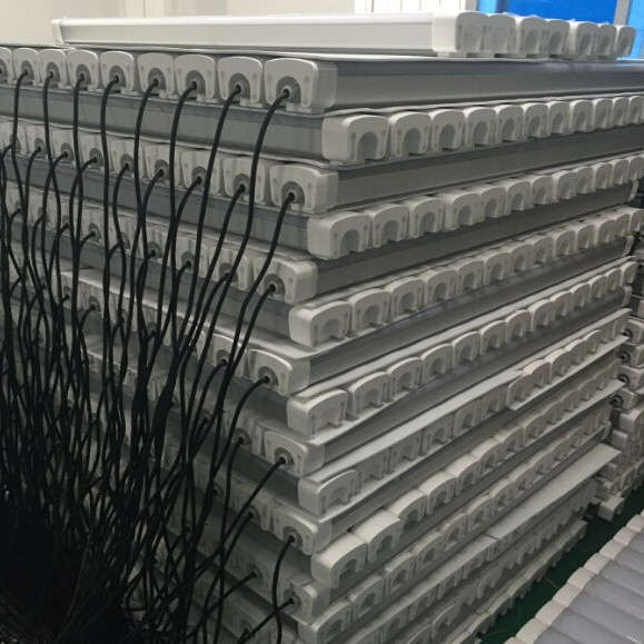 Weatherproof IP65 Non-dimmable LED Linear Batten 2 FT / 3 FT / 4 Ft /5 FT in Aluminum + PC Housing- Model B